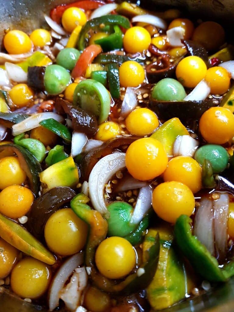 Tomaten Relish Rezept – würzig &amp; einfach selber machen